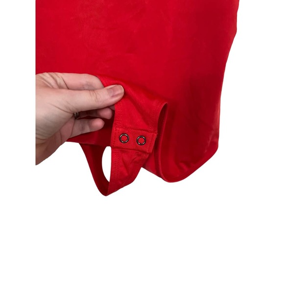 Express Womens Red Sleeveless Bodysuit Size Medium - Picture 3 of 6